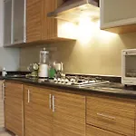 Deluxe 2Br At Dago Boutique Apartment By Travelio